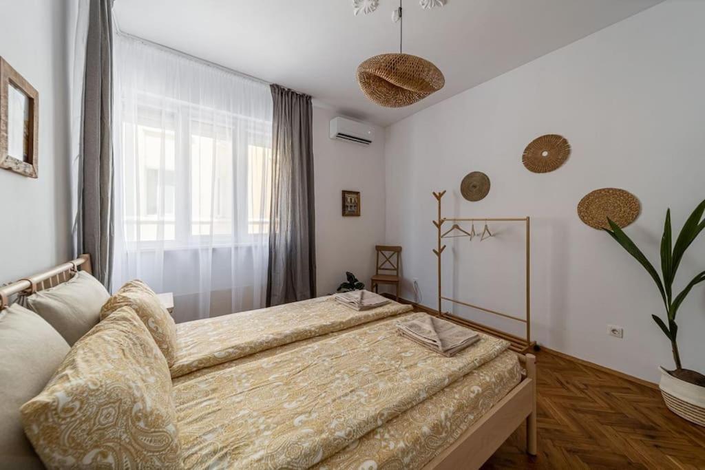 Bohohome 2 Next To The Main Street Sofia Esterno foto