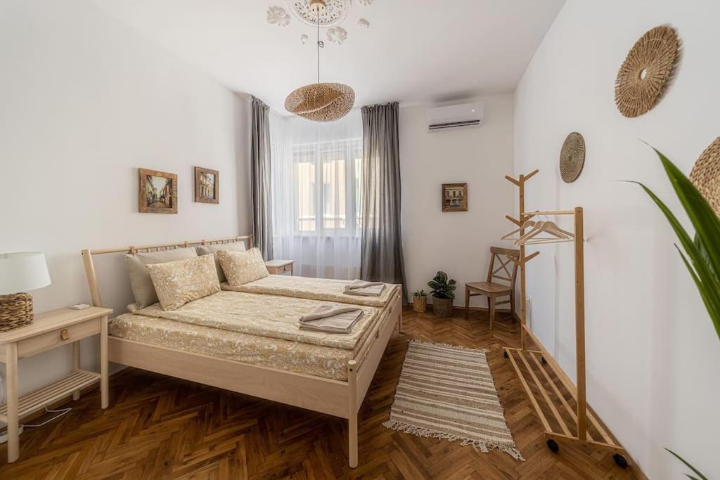 Bohohome 2 Next To The Main Street Sofia Esterno foto